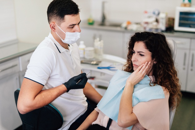 7 Signs To Visit Your Emergency Dentist