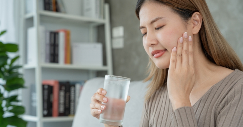 how to control bleeding after tooth extraction